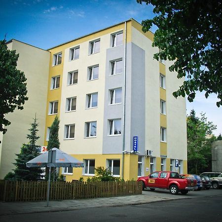 Hostel24 Bed&Breakfast Bydgoszcz Exteriör bild