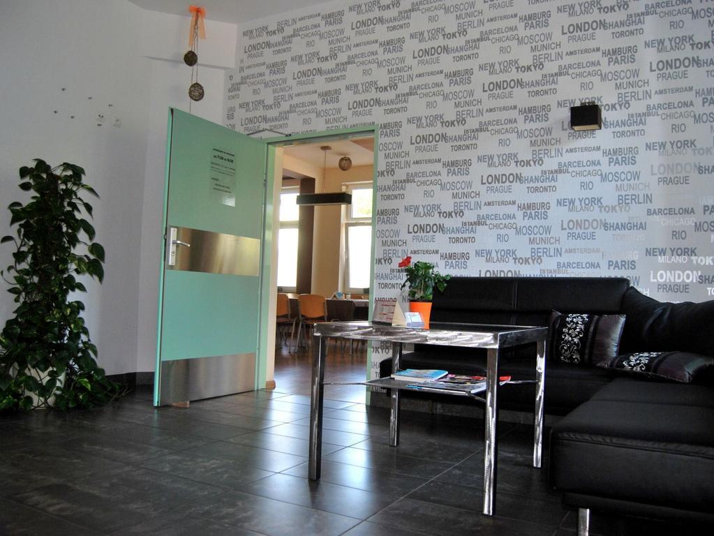 Hostel24 Bed&Breakfast Bydgoszcz Exteriör bild