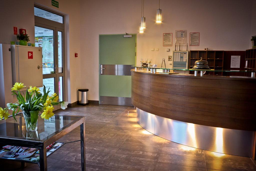 Hostel24 Bed&Breakfast Bydgoszcz Exteriör bild